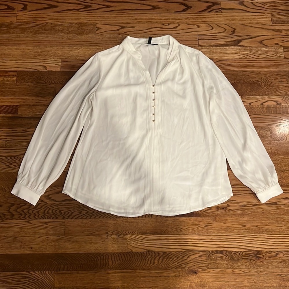 White House Black Market Woman’s White Collard Long Sleeve Size 14